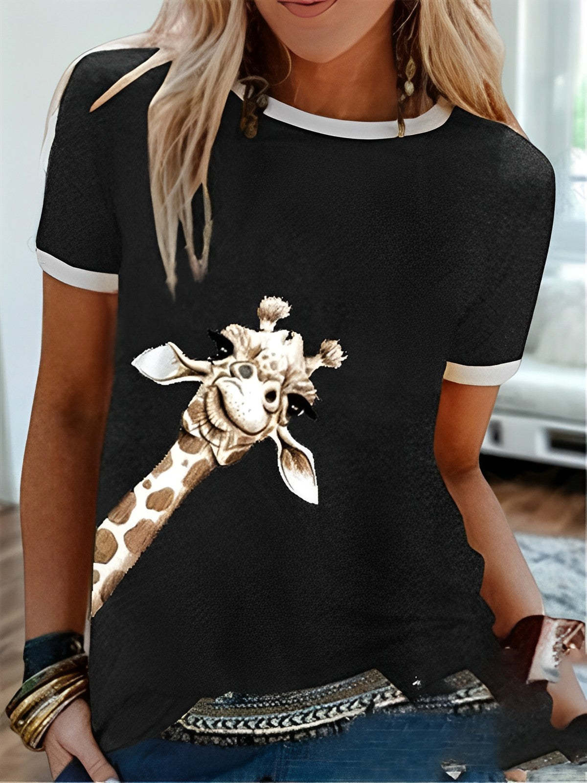 Giraffe Print Solid Color Short Sleeve Crew Neck T-shirt